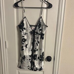 Victoria's Secret Y2K Black and White Lace Trim Nightie
